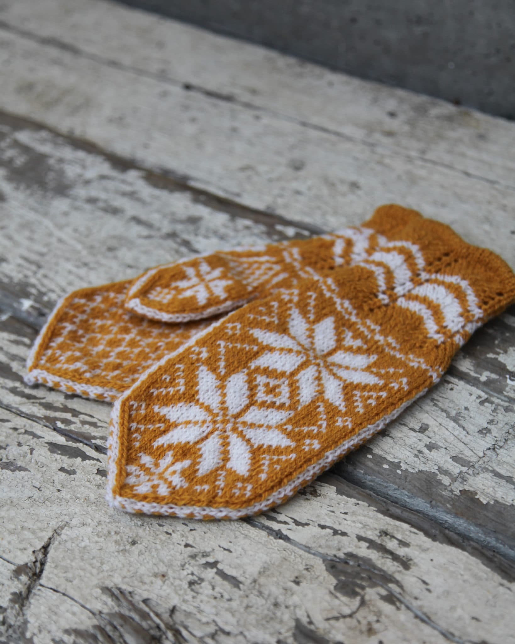 Rose Mittens – Zestaw: wzór + włóczka 2